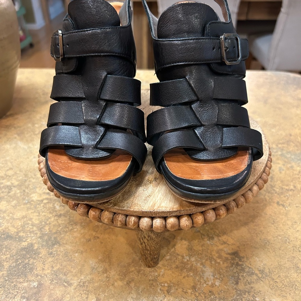 Designer Chie Mihara Black Women's Heeled Sandals - Picture 4 of 11